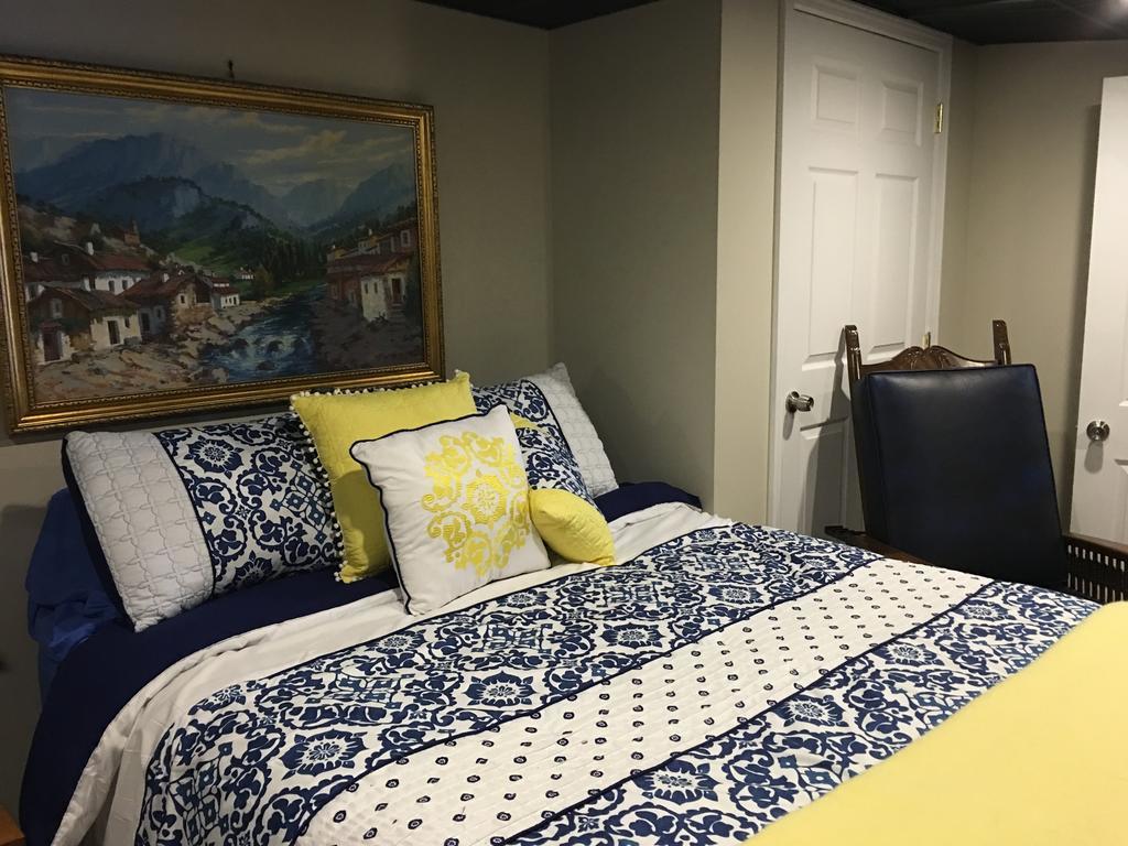 Bed and Breakfast The Ashe Farm à Marshall Chambre photo