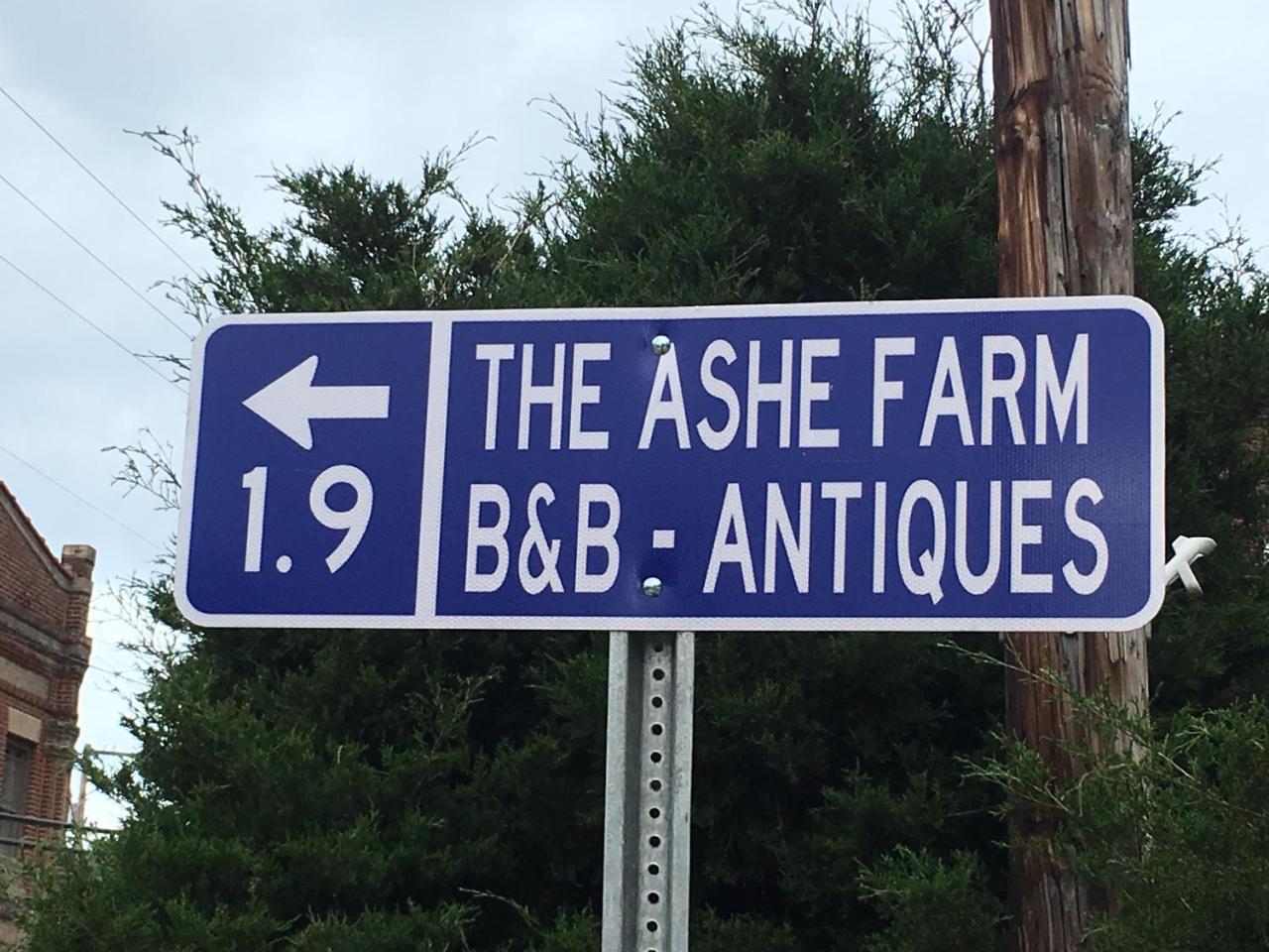 Bed and Breakfast The Ashe Farm à Marshall Extérieur photo